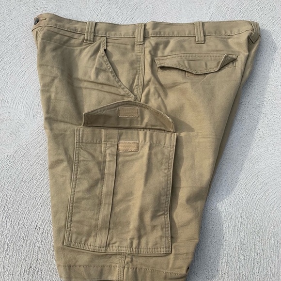 Carharrt Wip cargo shorts relaxed fit 38x21 - Picture 8 of 10